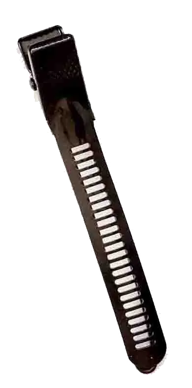 Friseurwerkzeuge auf weißem Hintergrund (Draufsicht)